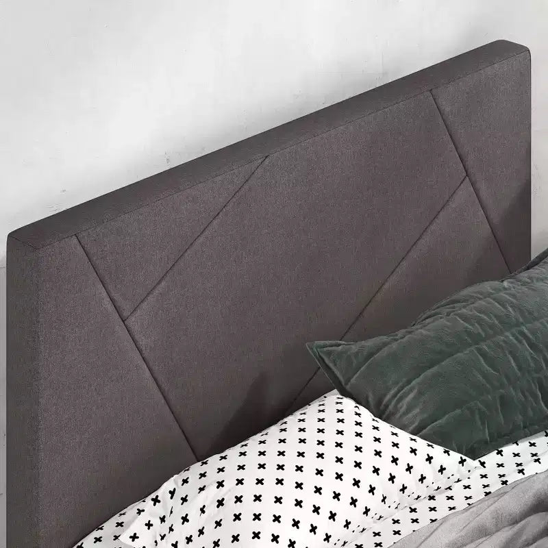 Cadre de lit plateforme rembourré Judy – Gris, capacité de 317 kg
