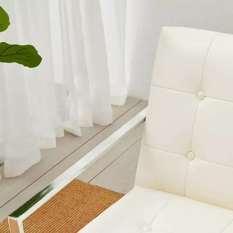 Fauteuil d'appoint en similicuir capitonné, style Mid-Century Modern